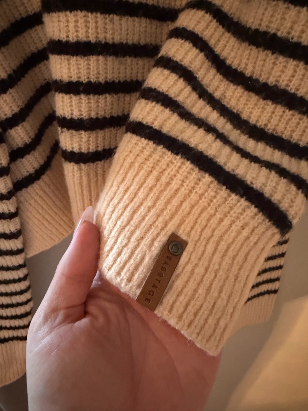 Sabo Skirt Cream & Black Striped Cropped Sweater Size 16 - Picture 3 of 8